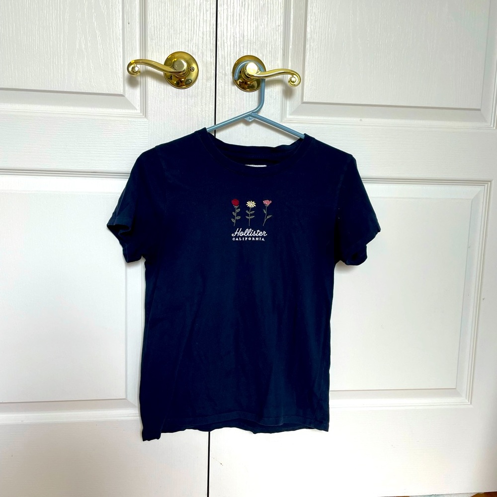 Hollister Co Embroidered Floral Tee
